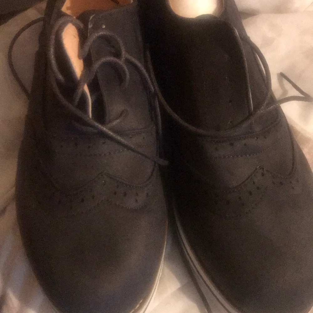 Women’s maybe size 8 1/2 or 9